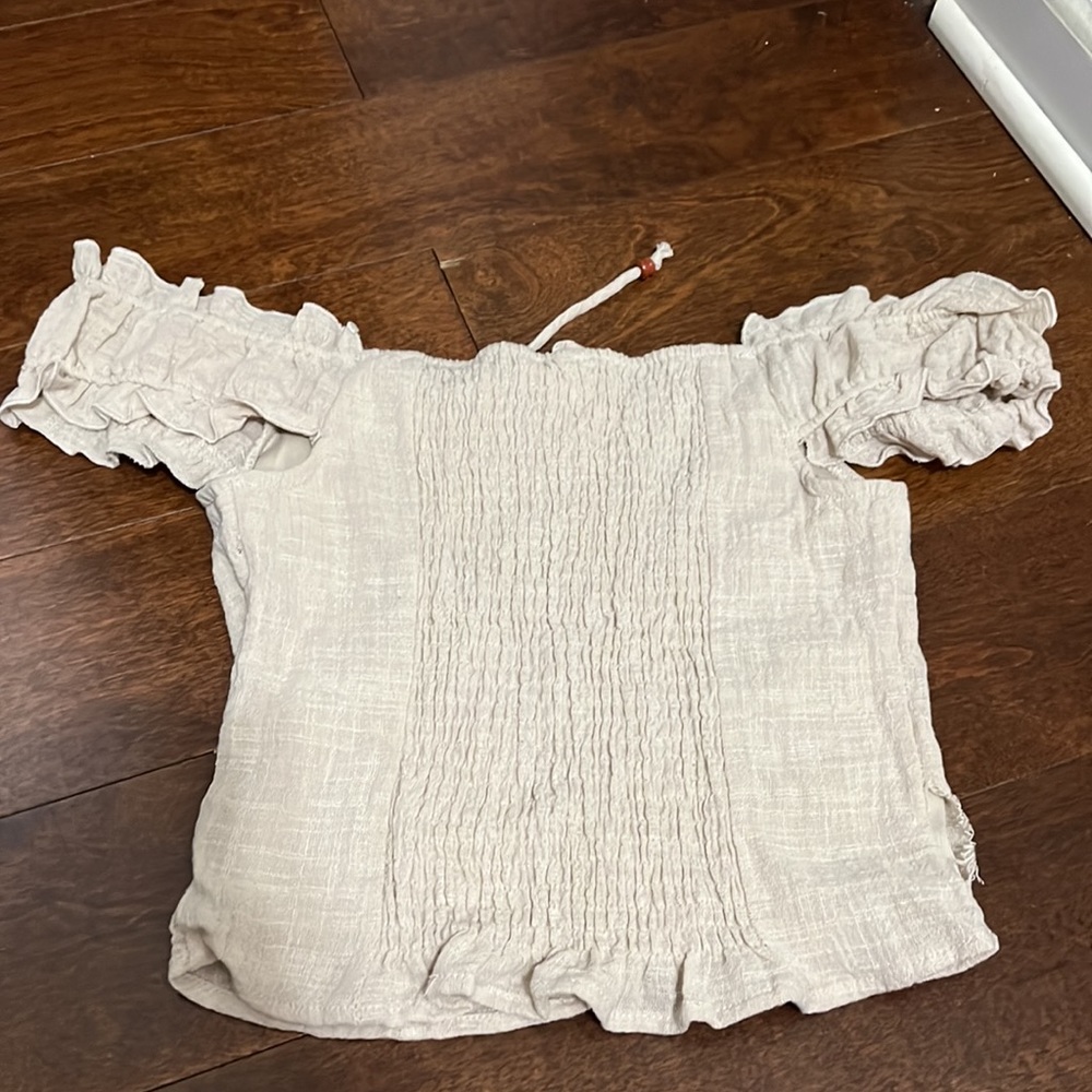 New Top, never worn - Picture 2 of 2